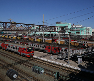 Гудок Победы дадут локомотивы на железной дороге в Новосибирске 9 мая