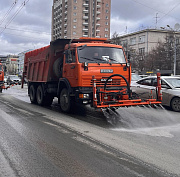Центр Новосибирска отмывают ко Дню Победы больше 50 машин